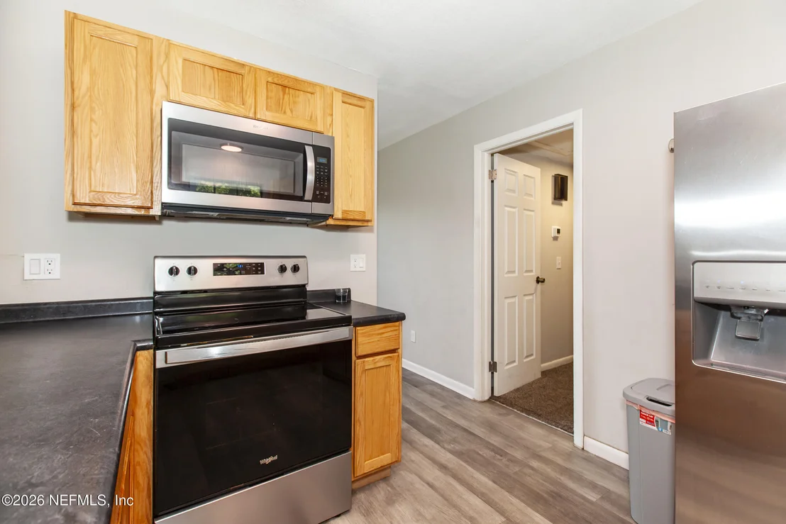 Photo of 2233 LA VALLE Drive
