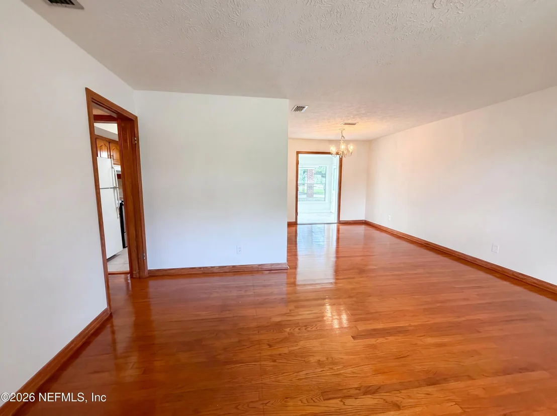 Photo of 7073 COTILLION Road N