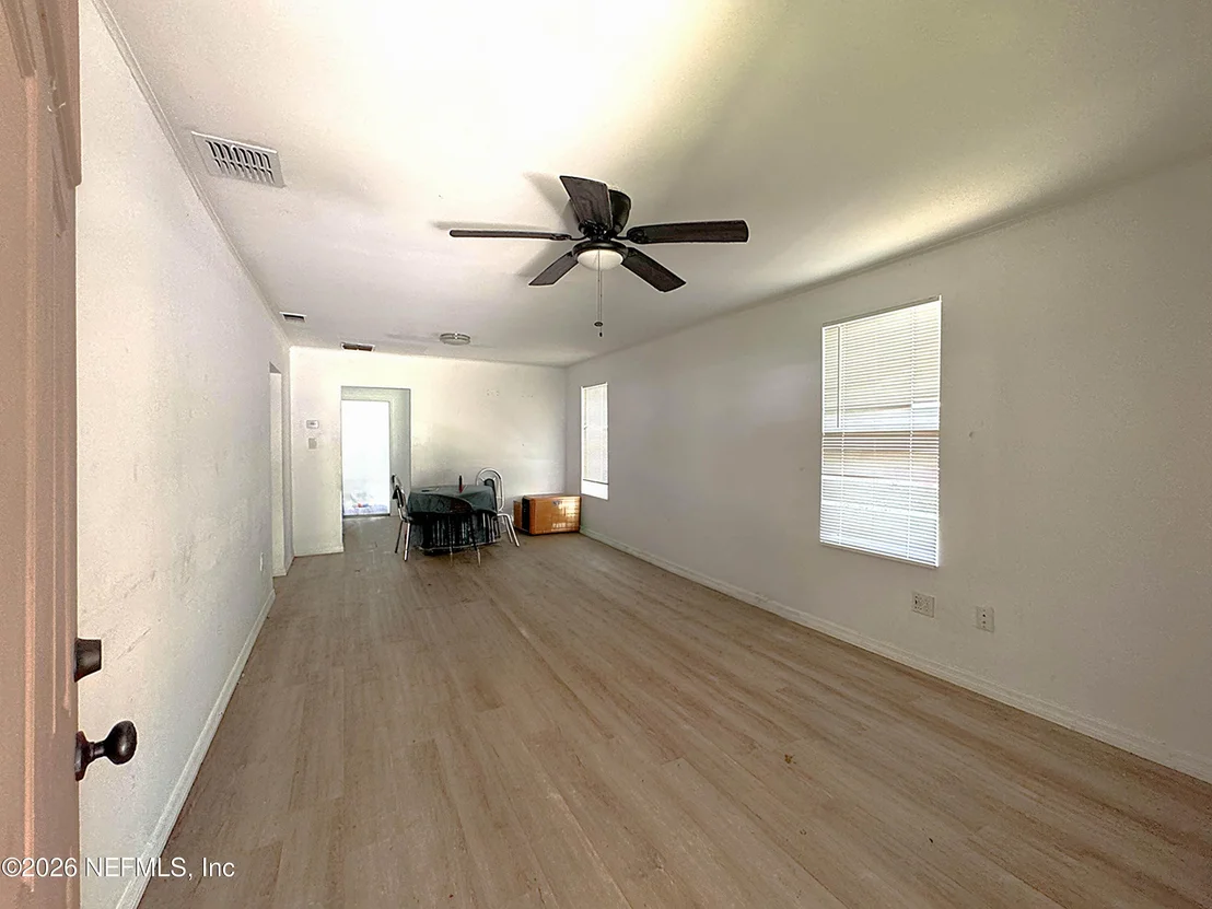 Photo of 1074 HOOD Avenue