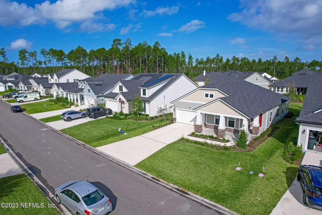 Photo of 152 WINDERMERE Way