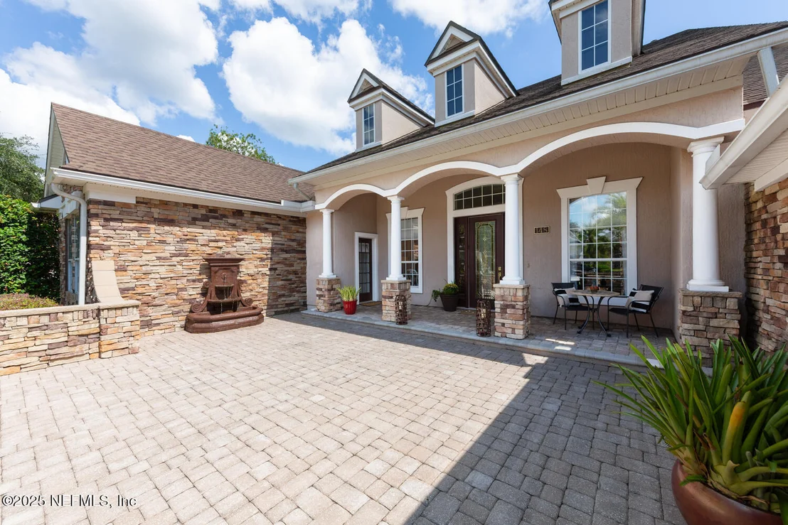Photo of 148 LA MESA Drive
