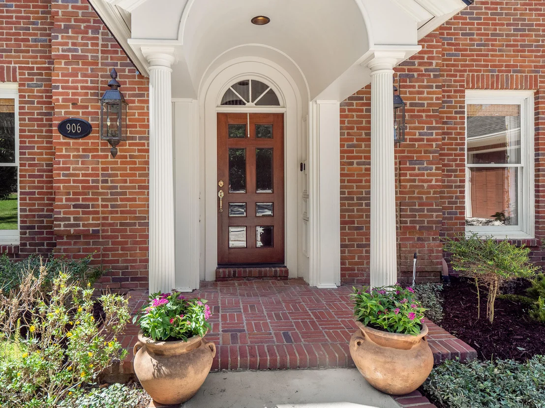 Photo of 906 GREENRIDGE Road