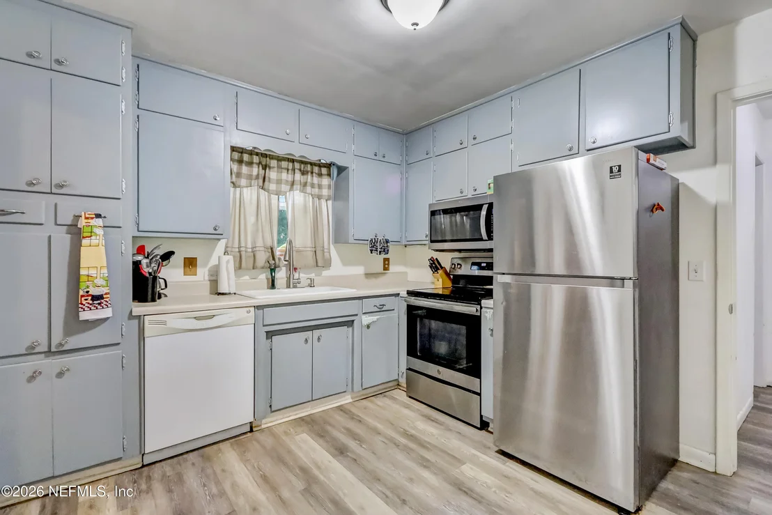 Photo of 3483 THORNHILL Drive