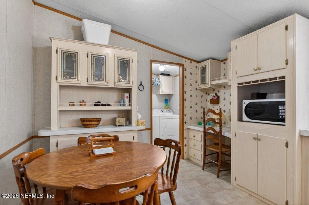 Photo of 207 CABOT Lane
