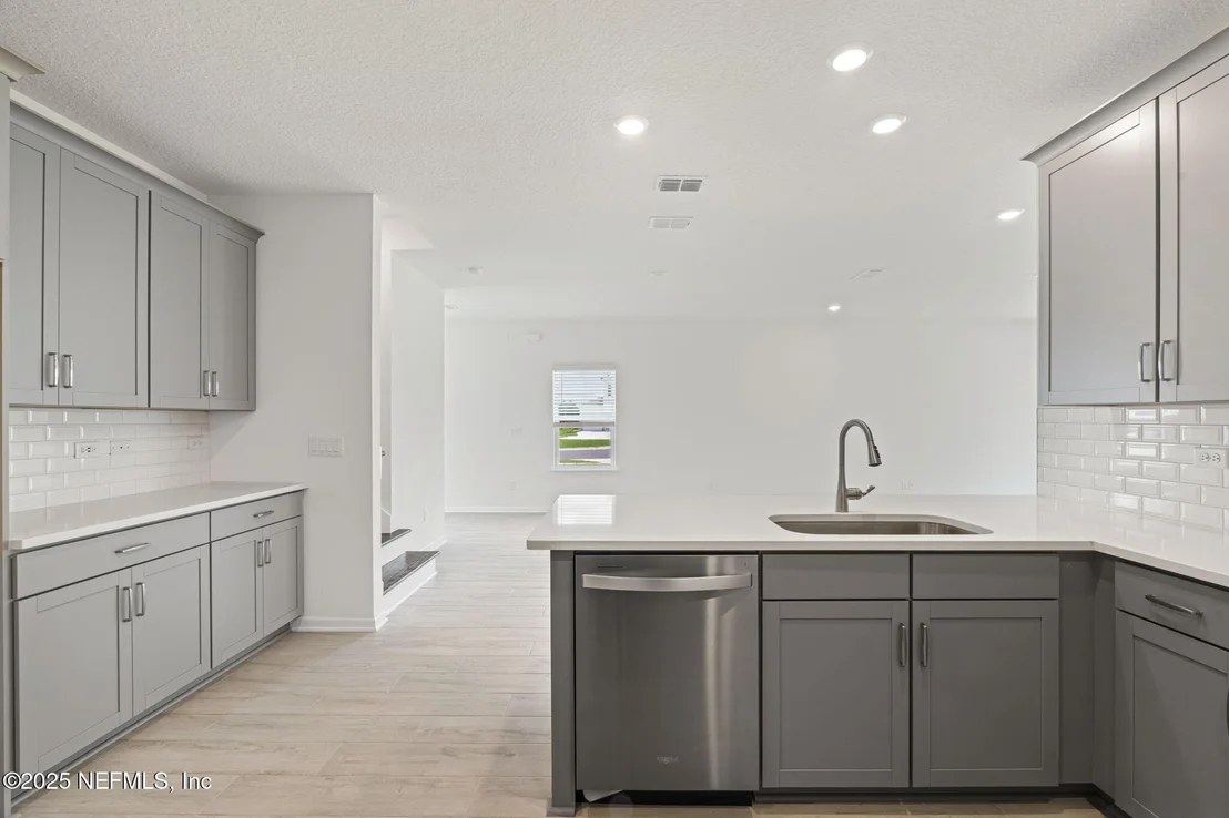 Photo of 94 RIPPLE Road