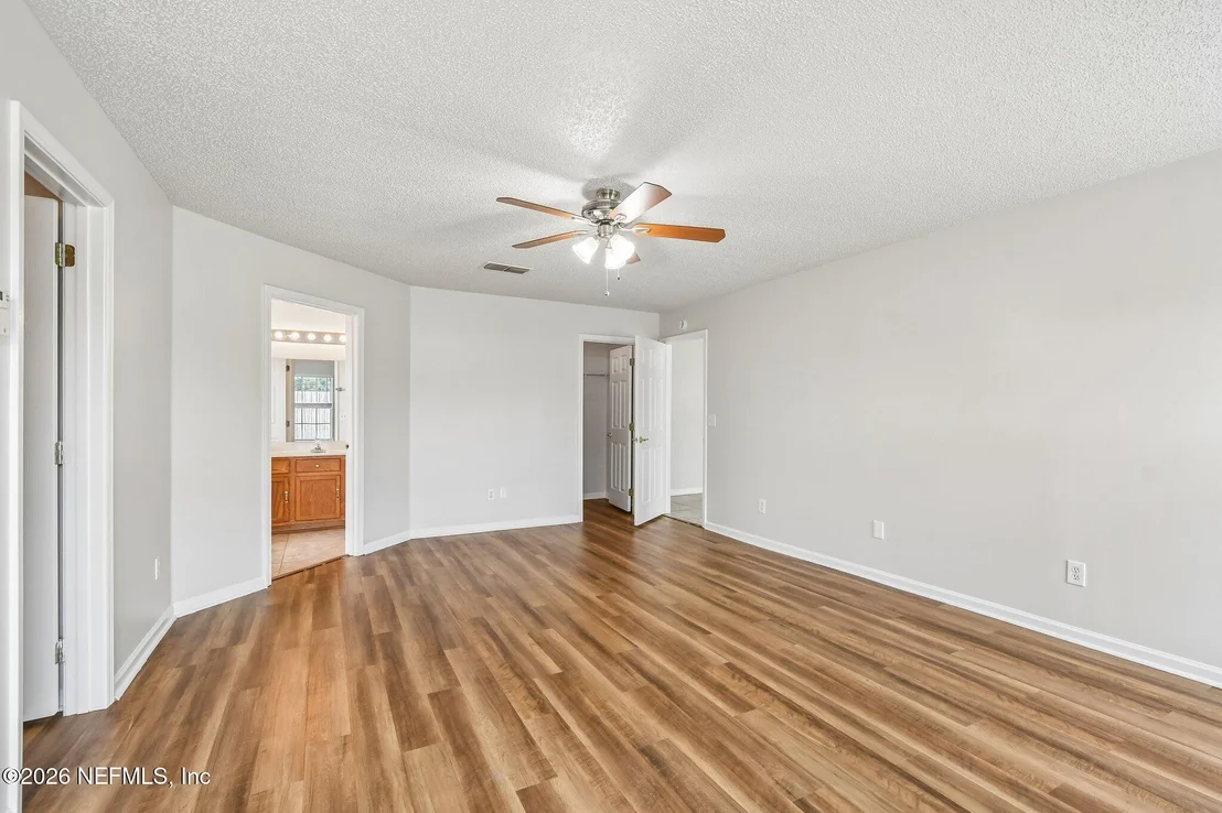 Photo of 476 HILLSIDE Drive