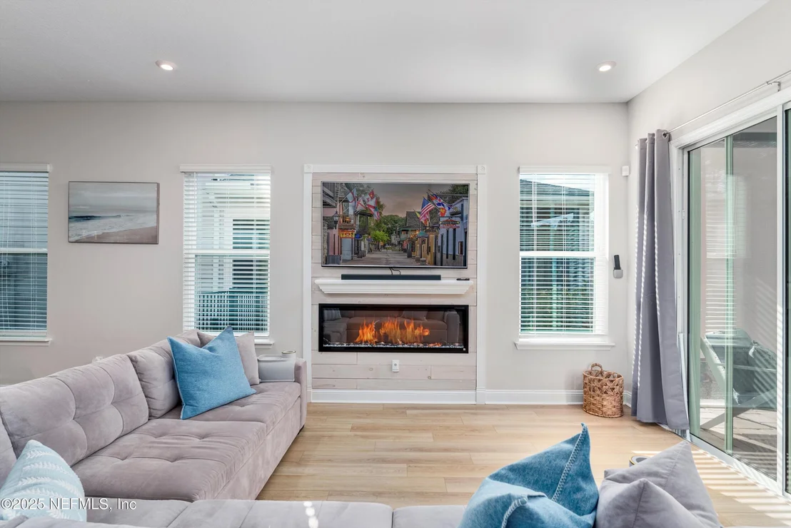 Photo of 231 SILKGRASS Place