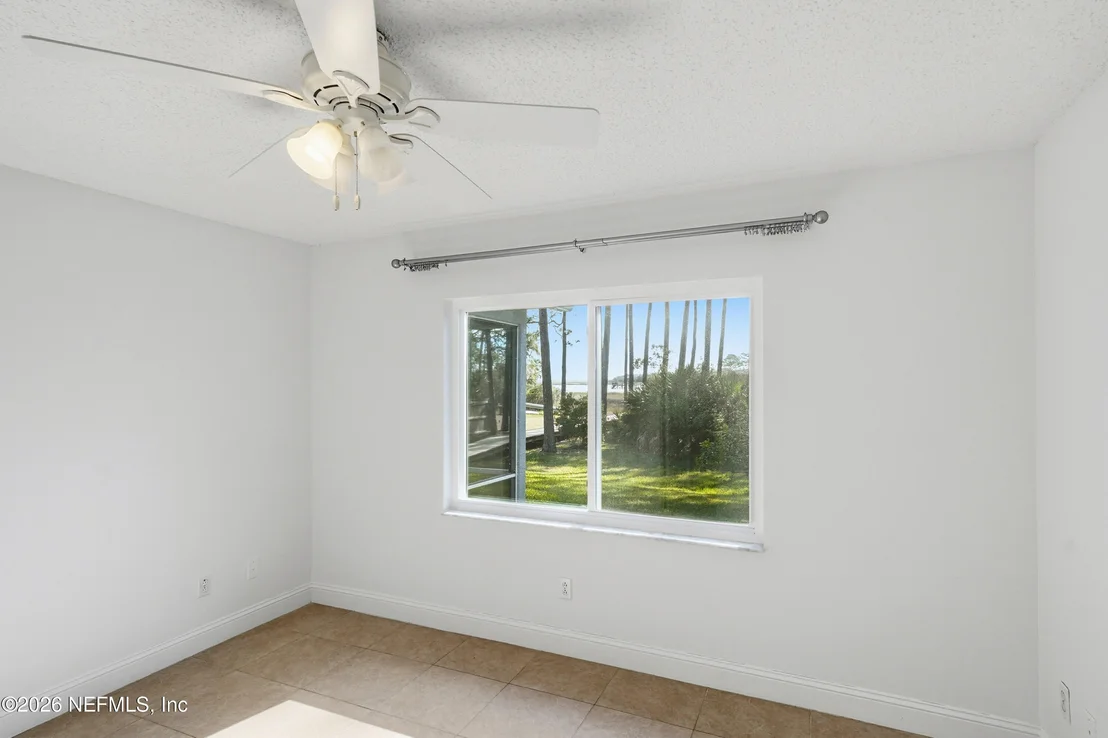 Photo of 305 ISLAND LANDING Drive