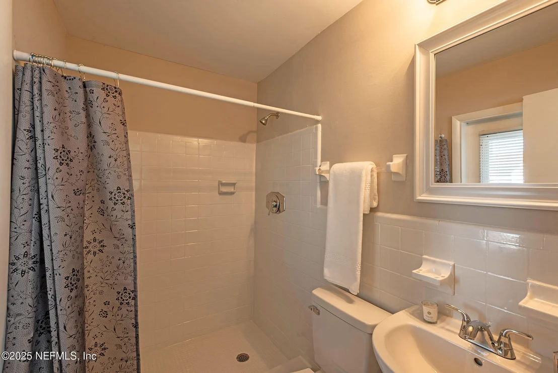 Photo of 2528 LANSDOWNE Drive