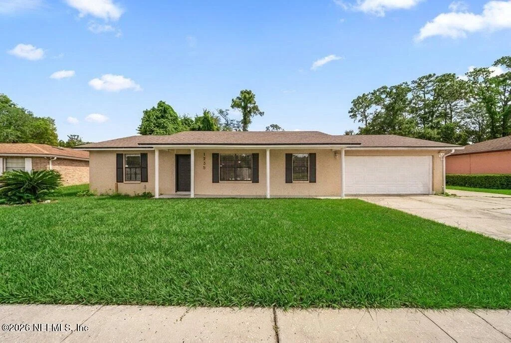 Photo of 1235 SQUIRREL Lane N