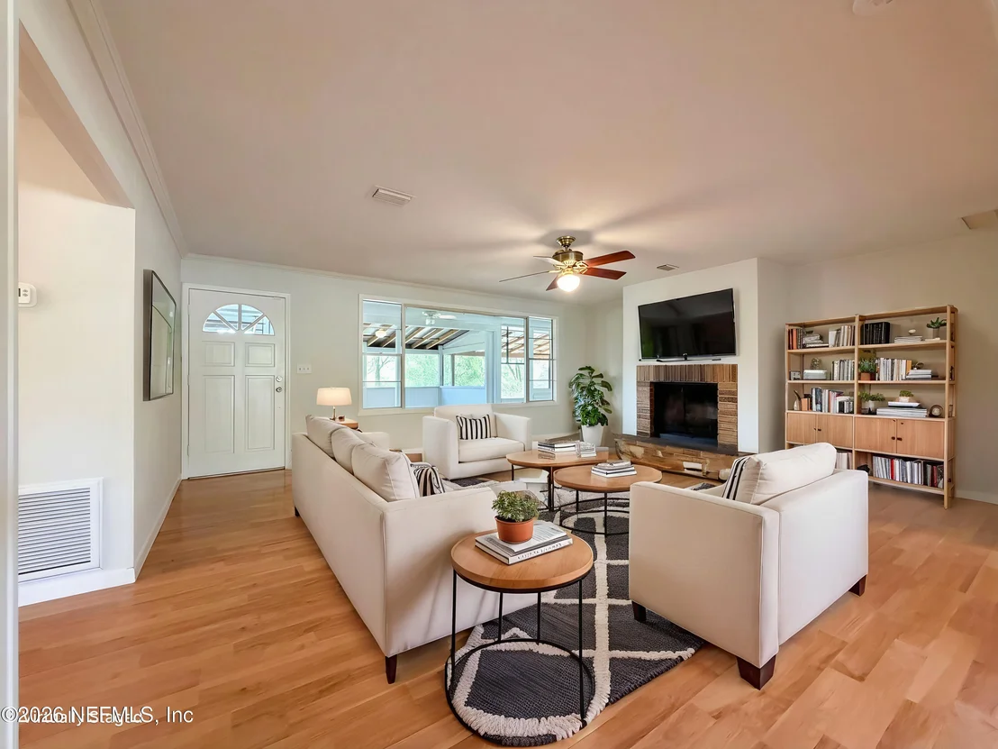 Photo of 6917 GATORBONE Road
