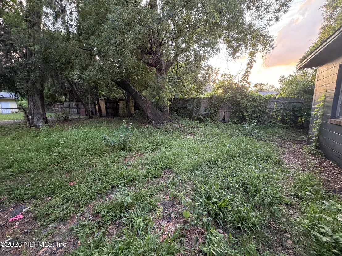 Photo of 528 TROUT RIVER Drive