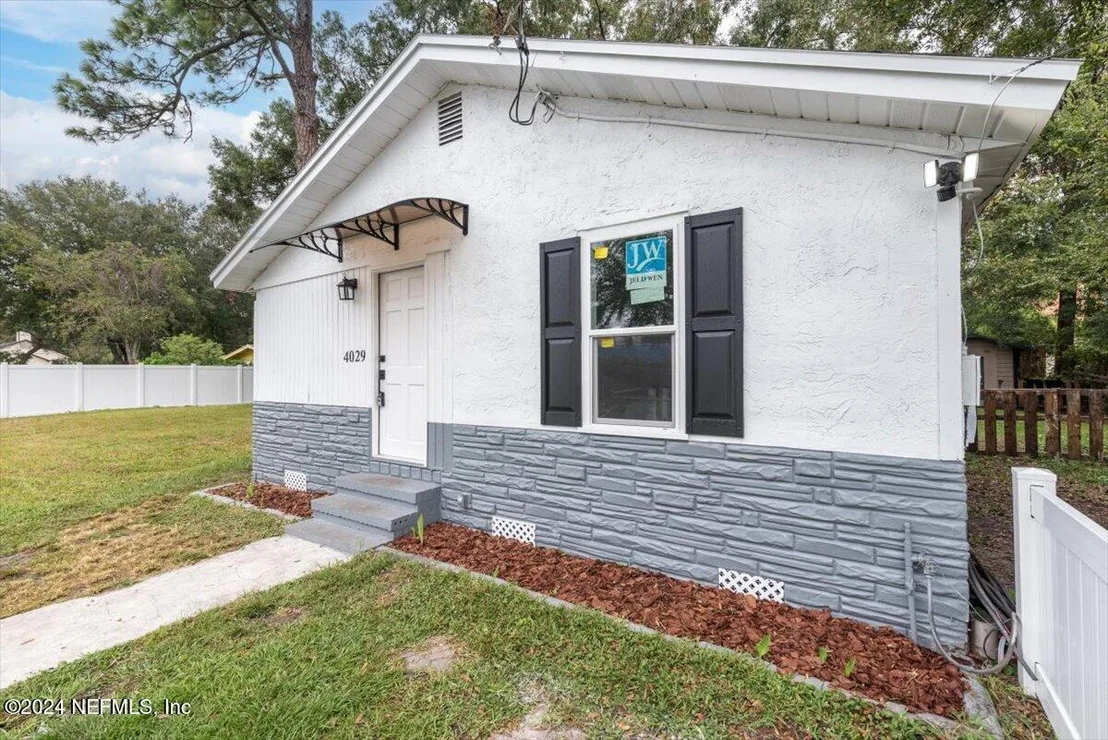 Photo of 4029 EDISON Avenue