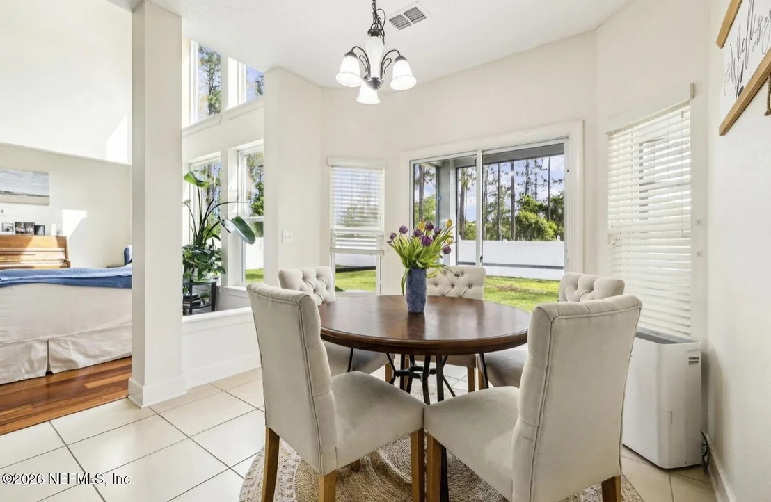 Photo of 1072 MERLIN Point