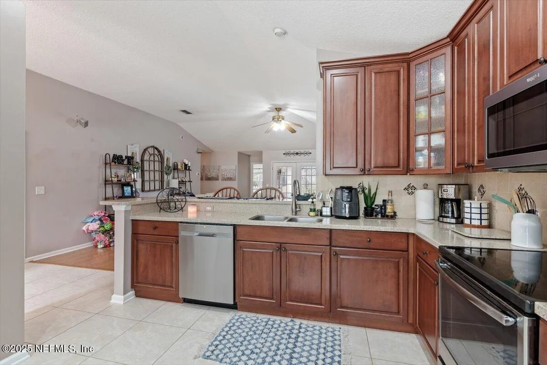Photo of 184 SOUTHLAKE Drive