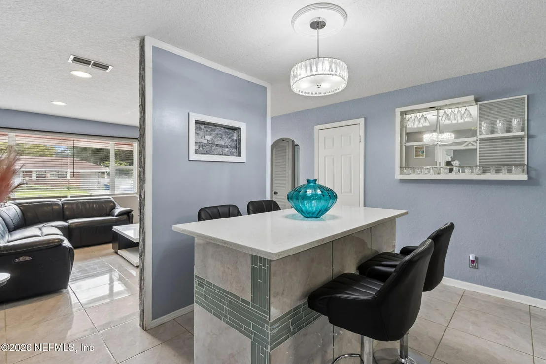 Photo of 2426 LIGUSTRUM Road