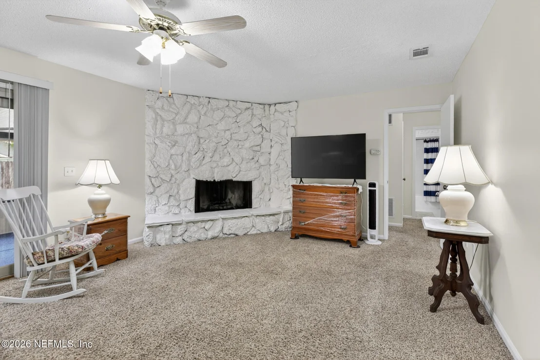 Photo of 1411 FOREST Lane