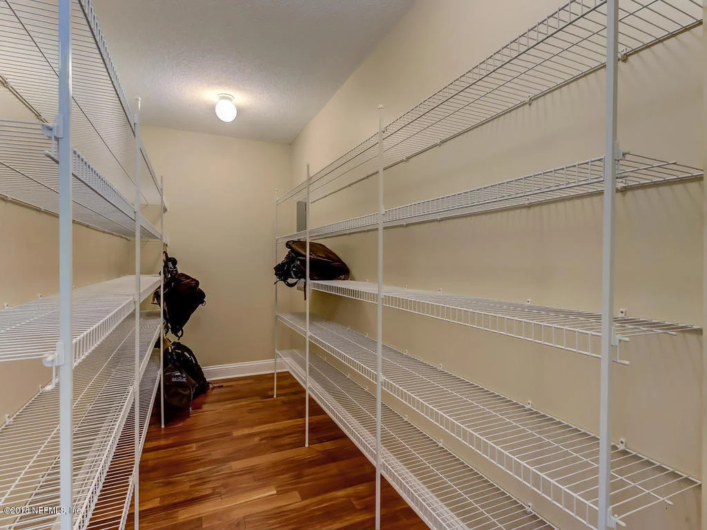 Photo of 595 W RIVER Road