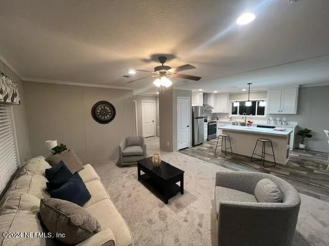 Photo of 457 LOGAN Avenue