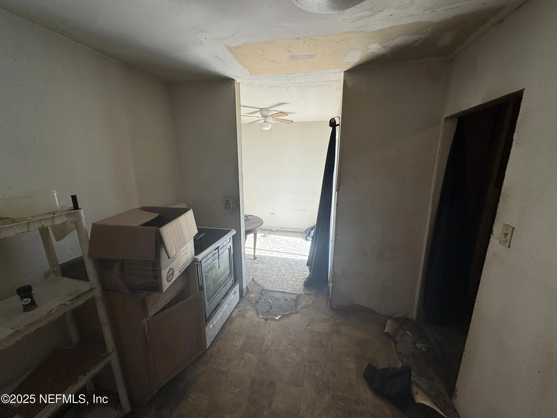 Photo of 9604 FLECHETTE Avenue