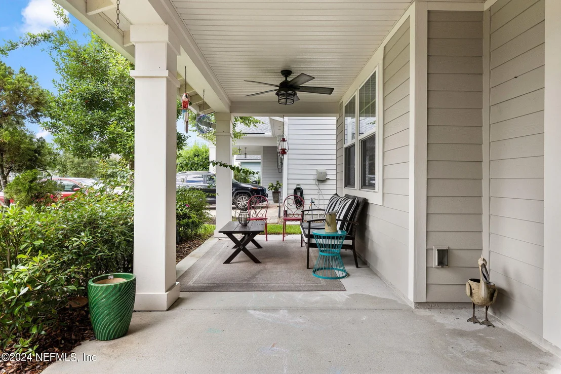 Photo of 387 PALISADE Drive