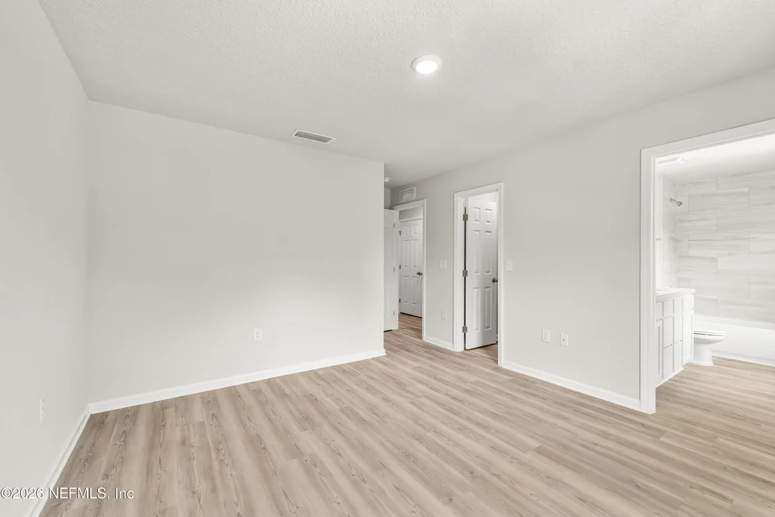Photo of 5704 BENEDICT Road