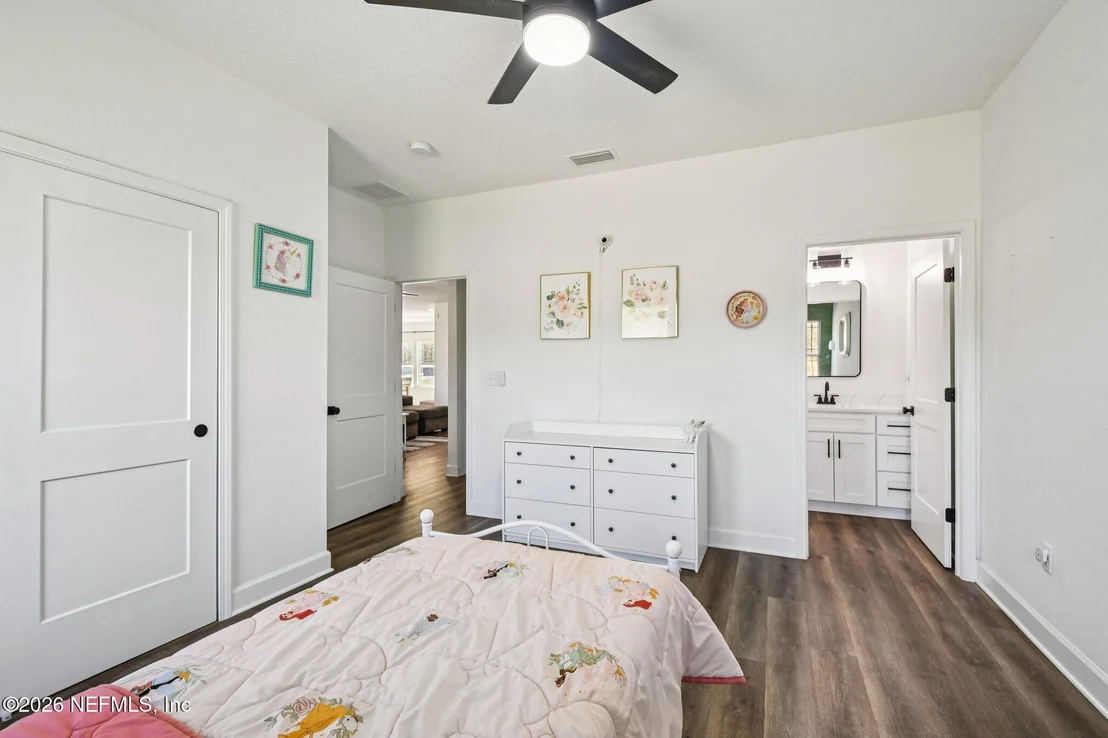 Photo of 5012 LAUREL Street