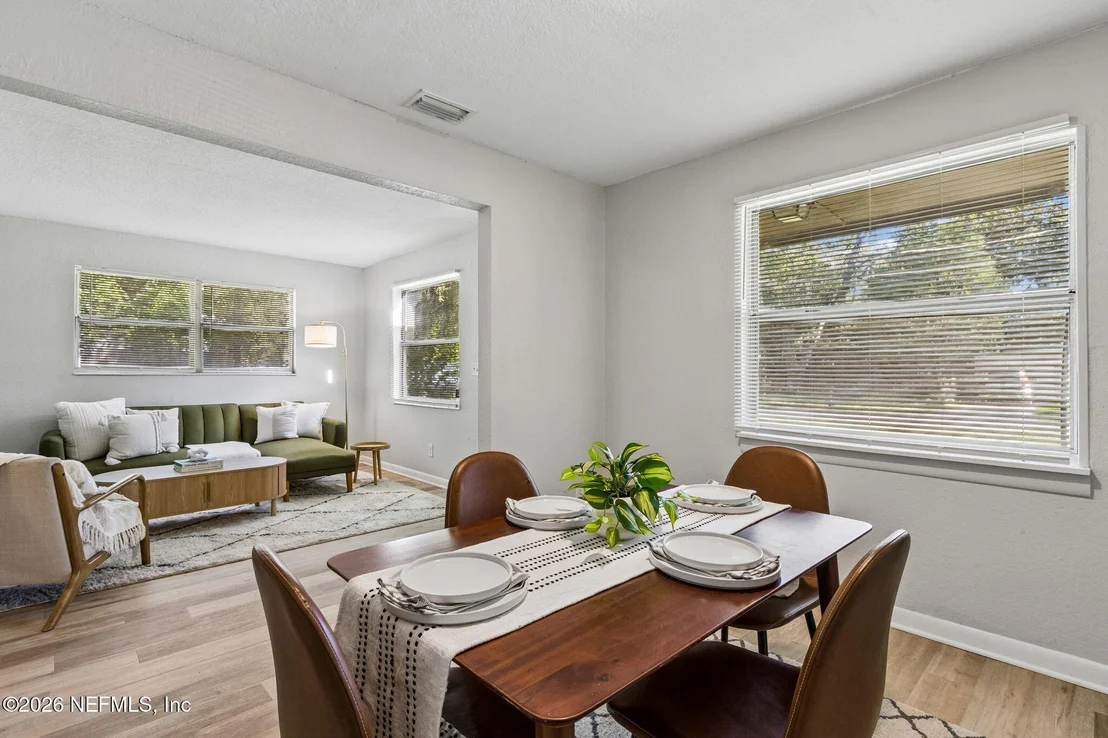 Photo of 2965 SUNSET Street