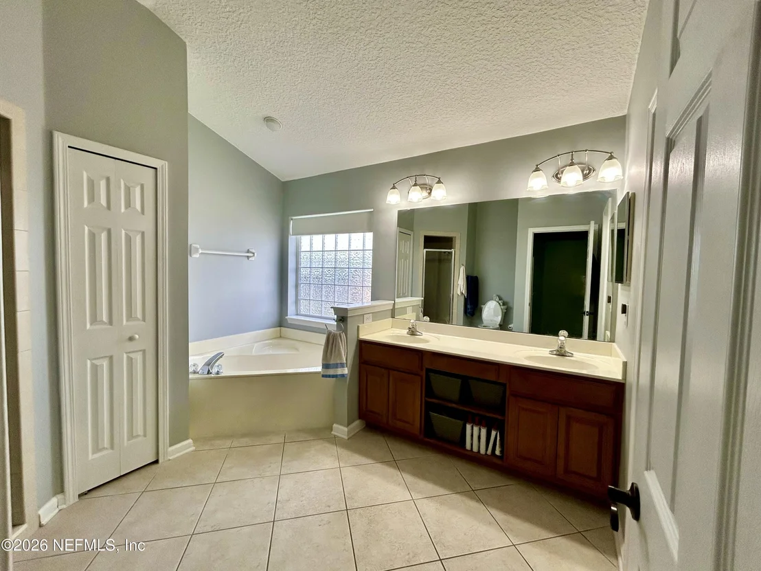 Photo of 712 FLOWERS Street