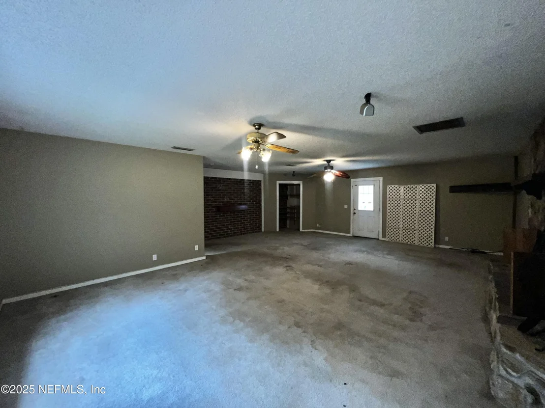 Photo of 2731 HOWARD Road