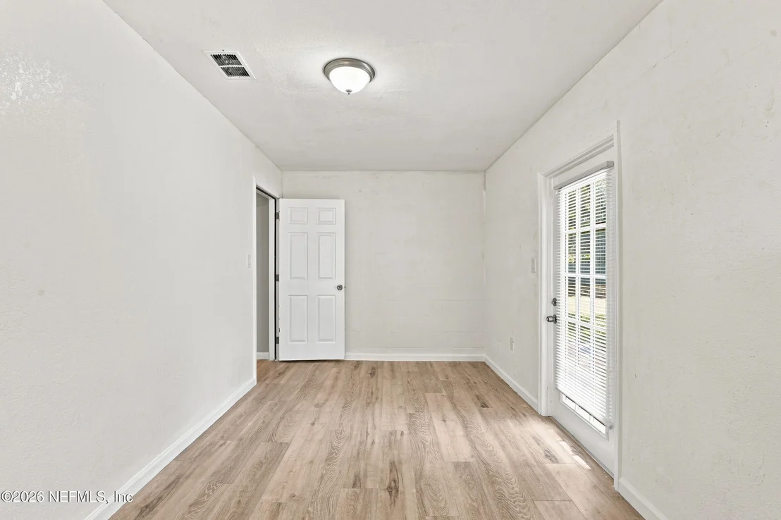 Photo of 3261 TIGER HOLE Road