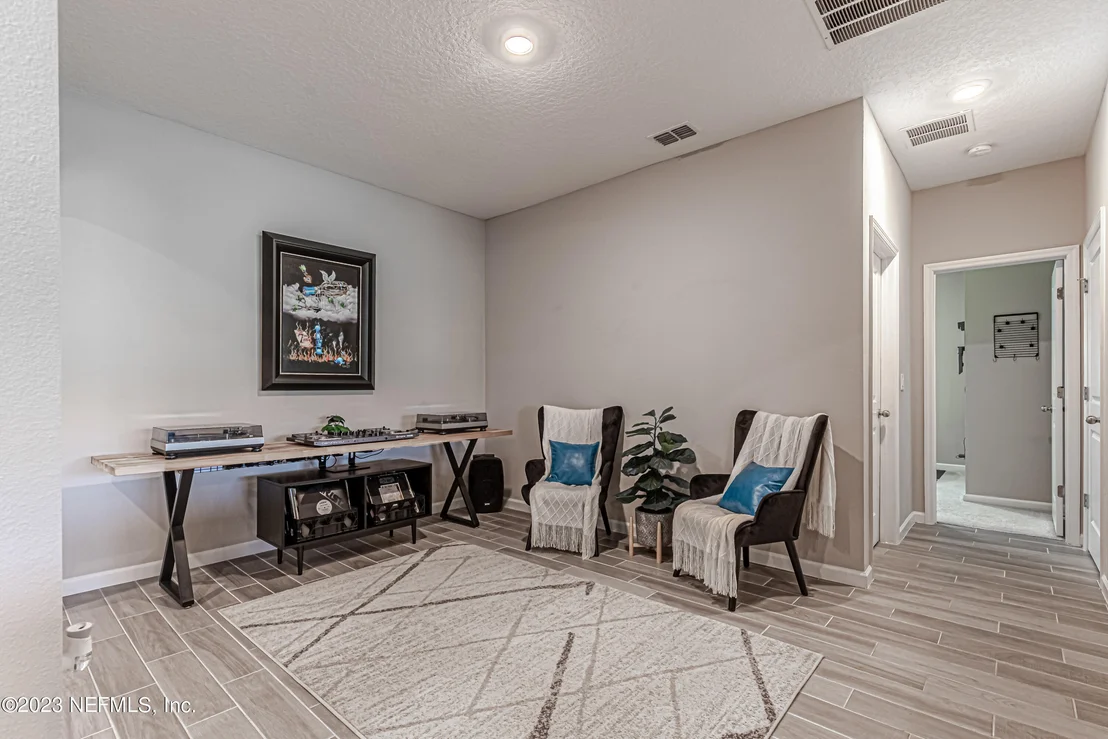 Photo of 9627 LOVAGE Lane