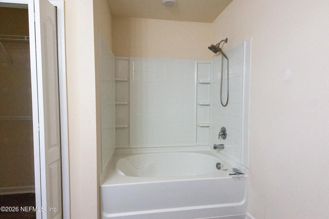 Photo of 65378 RIVER GLEN Parkway