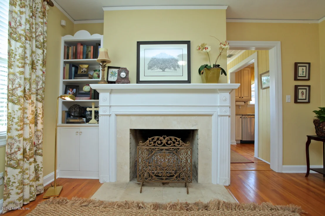 Photo of 1405 Mapleton Road