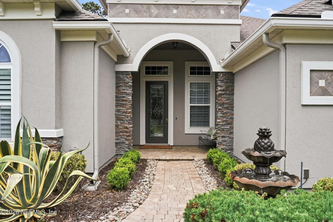 Photo of 2864 OAKGROVE Avenue
