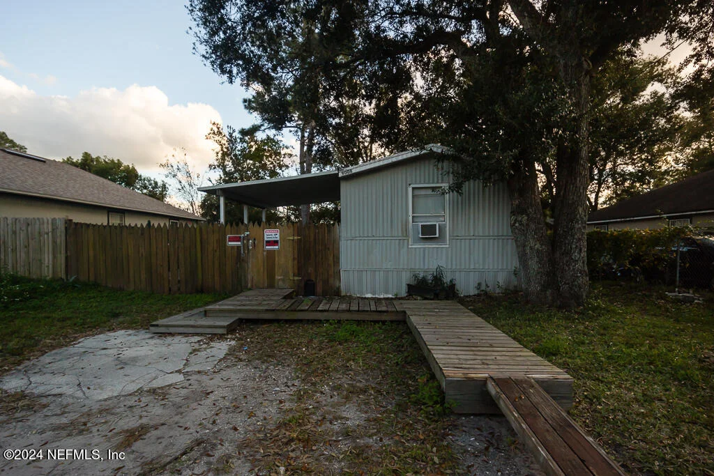 Photo of 9008 DANDY Avenue