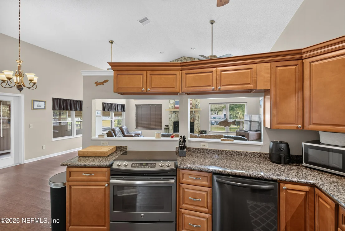 Photo of 5930 ISLAND Road