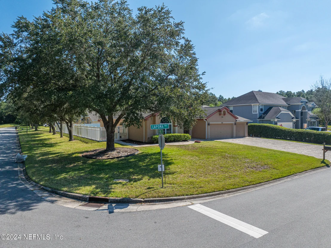 Photo of 800 LAPOMA Way