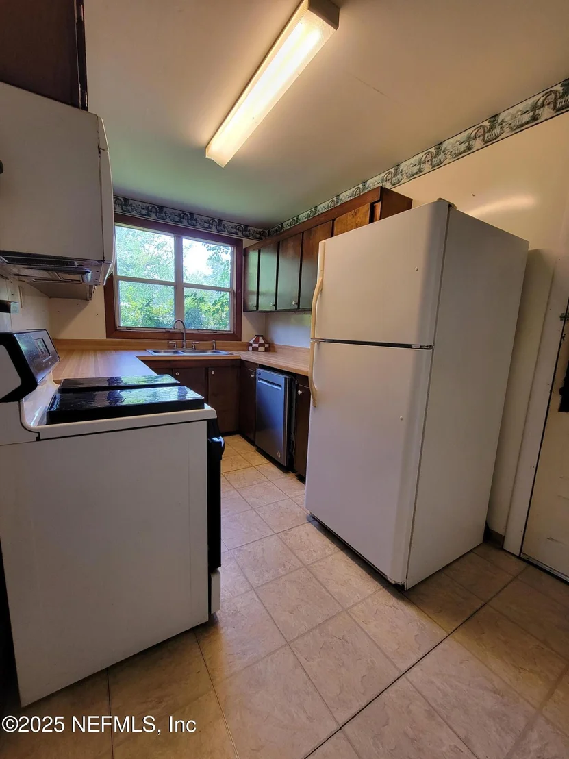 Photo of 762 N WALNUT Street