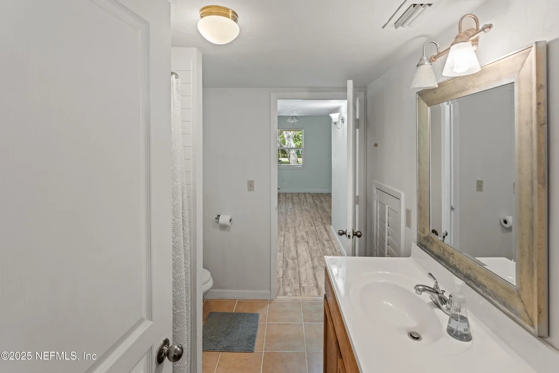Photo of 303 SE 3RD Avenue