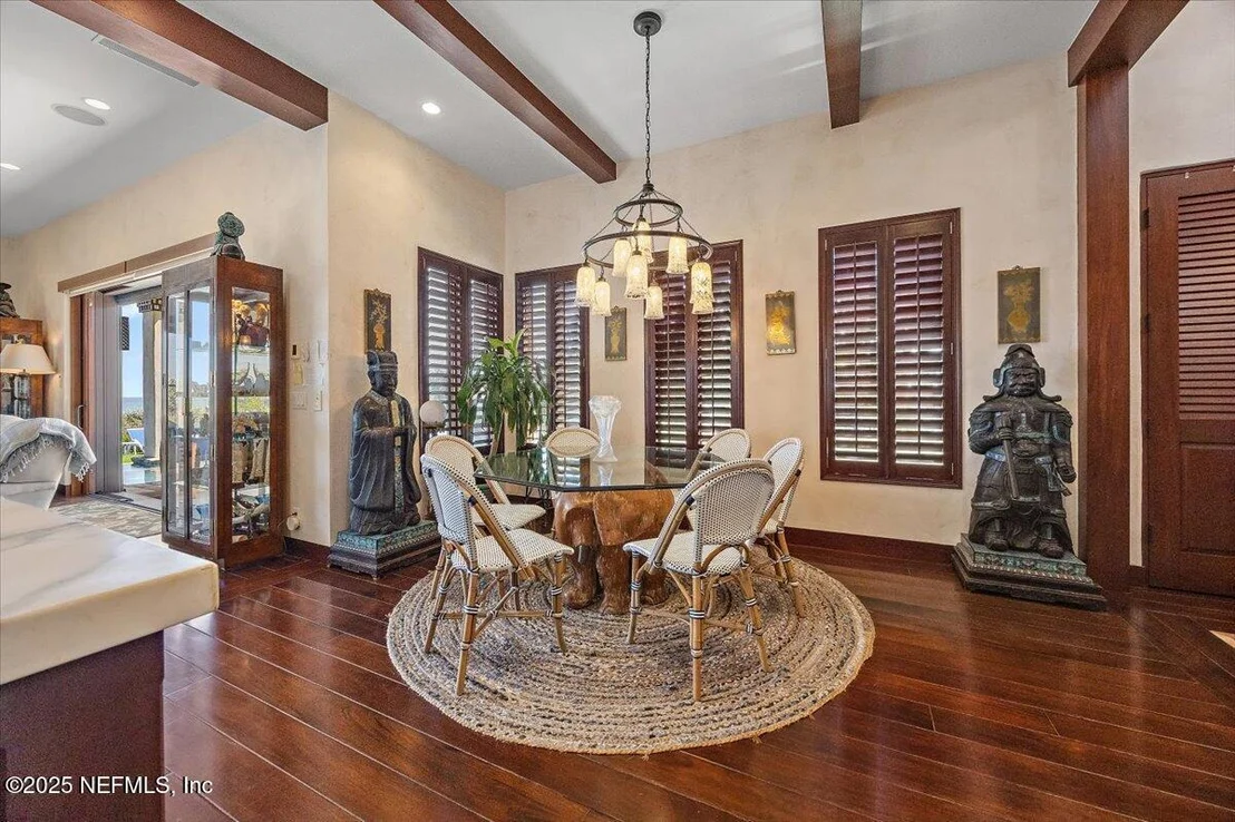 Photo of 1515 BEACH Avenue