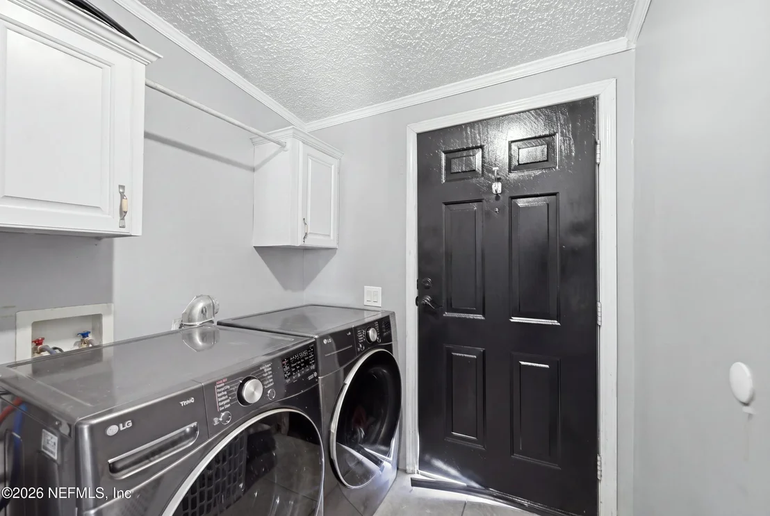 Photo of 85 CURRANT Avenue