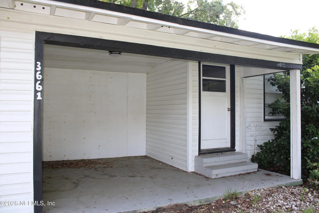 Photo of 3661 CASCADE Road