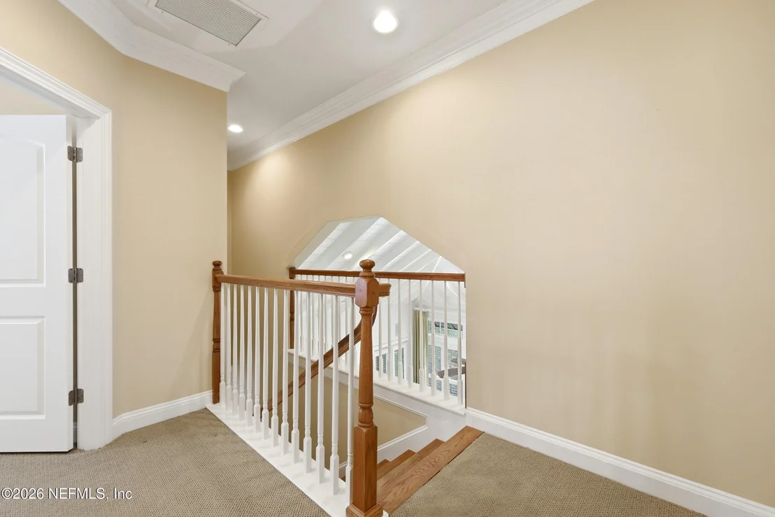 Photo of 286 VALE Drive