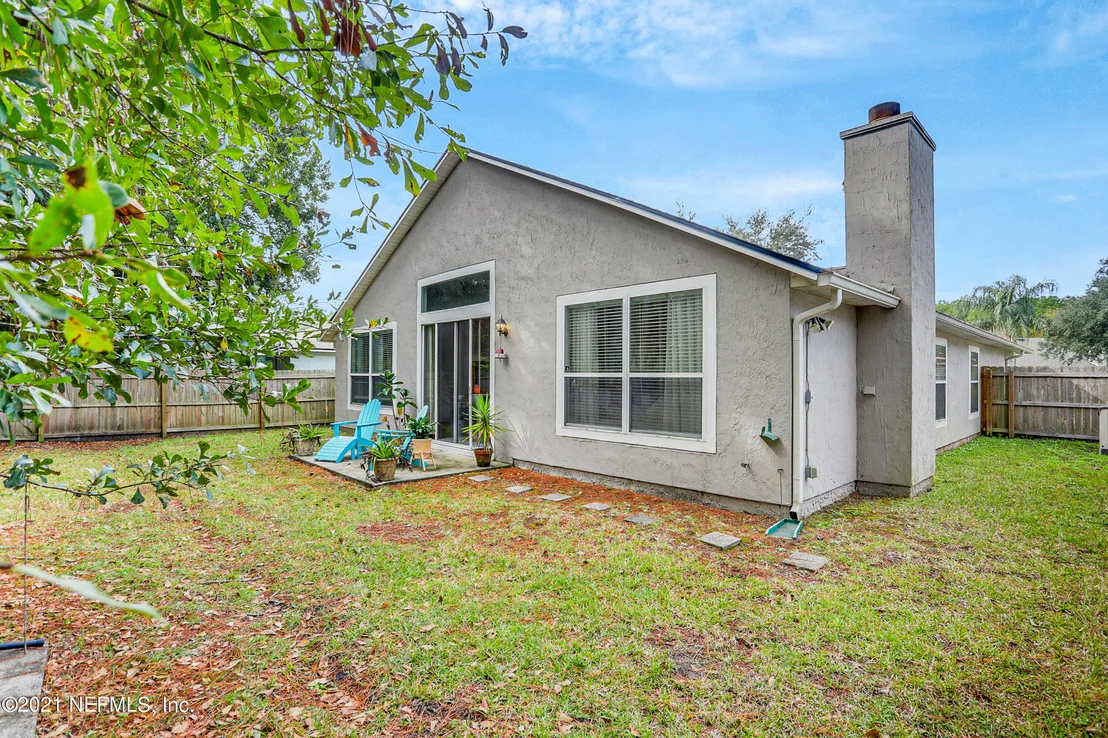 Photo of 321 JOHNS GLEN Drive