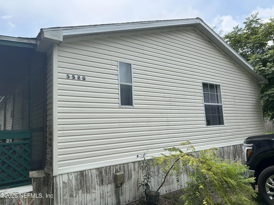 Photo of 5520 LEAMING Avenue