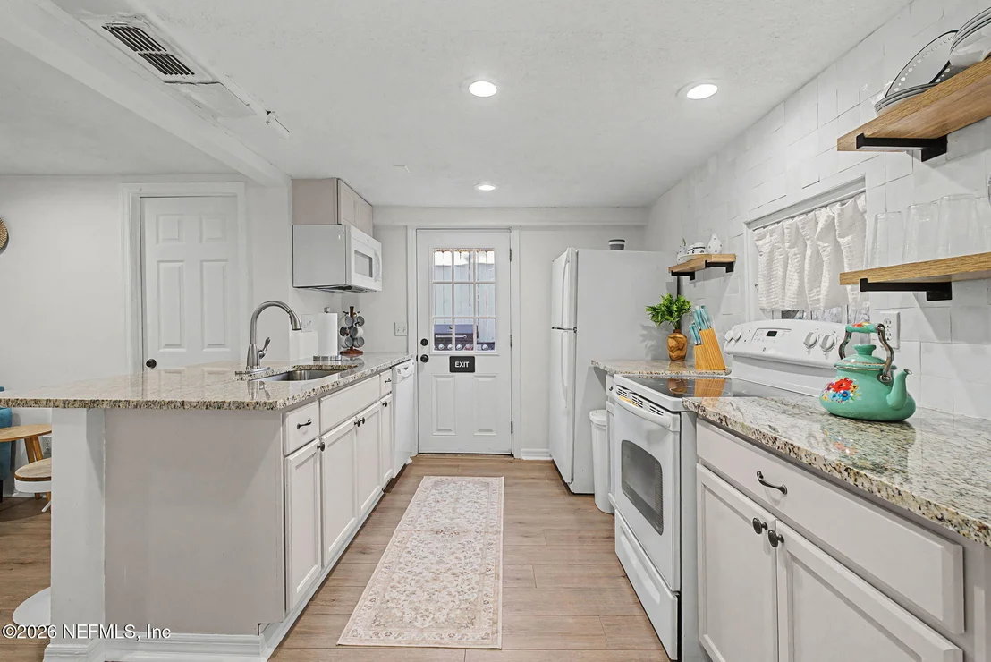 Photo of 16 MYRTLE Avenue