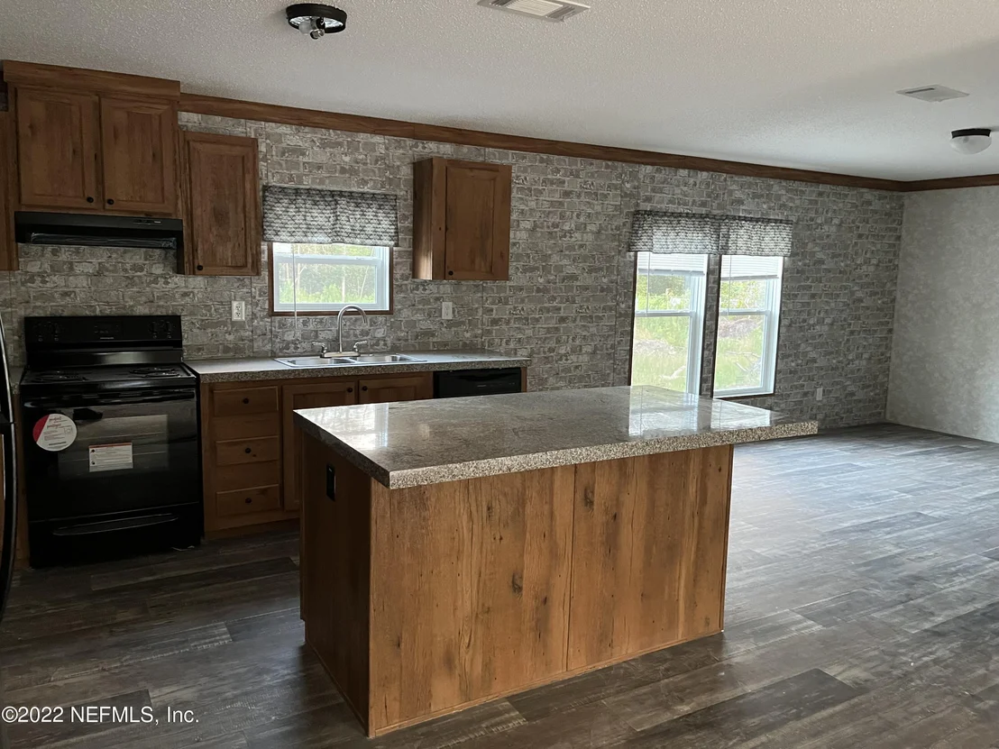 Photo of 110 NEEDLES Lane