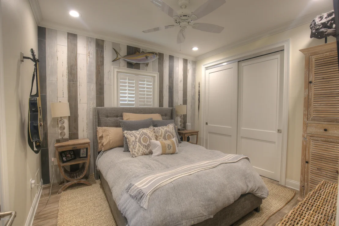 Photo of 232 LAUREL Lane