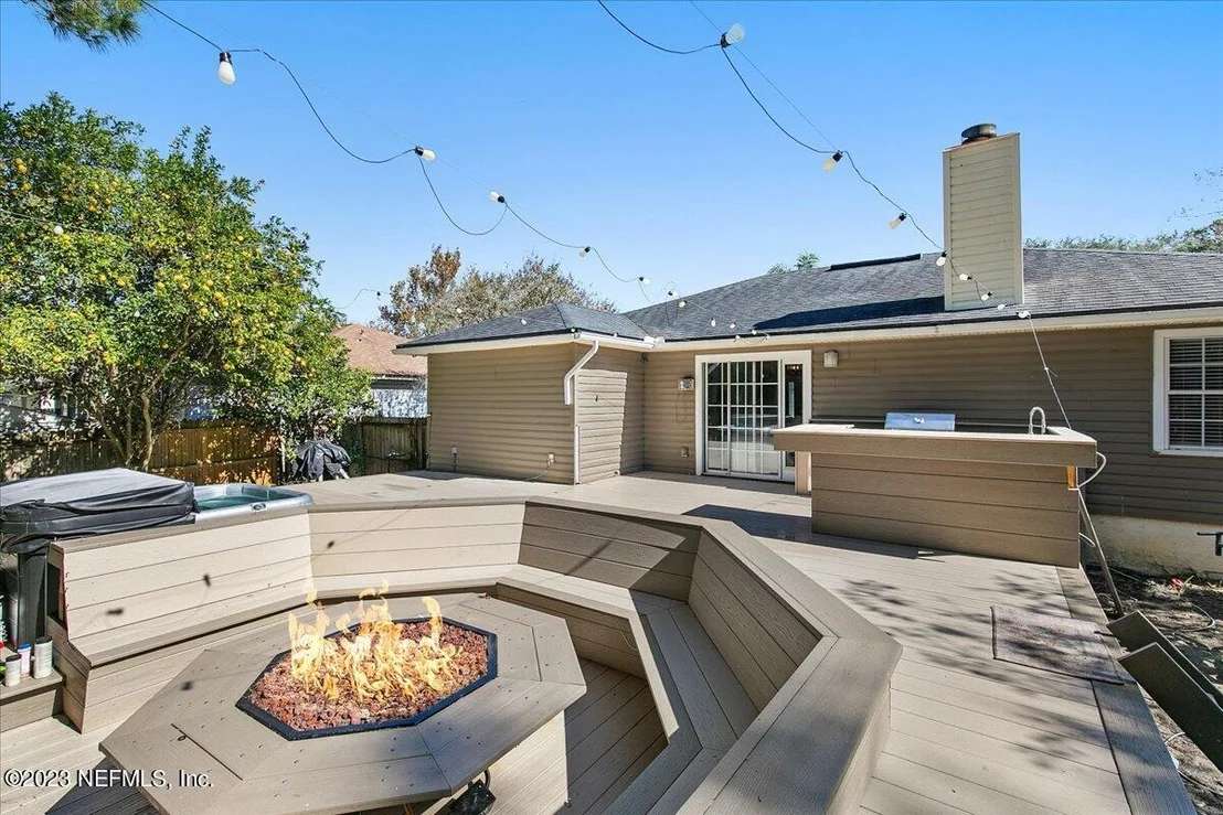 Photo of 910 LONG LAKE Drive